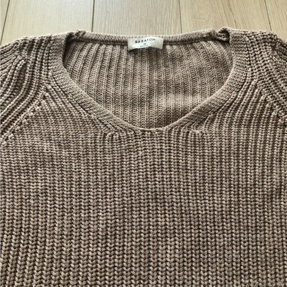 Aritzia Babaton 100% Merino Wool Balloon Sleeve Sweater in Light Brown Size XS - Picture 4 of 10